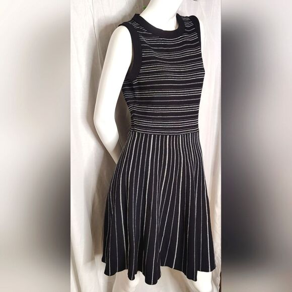Kate spade Striped Black & White Sleeveless Dress Size Medium - Picture 2 of 13